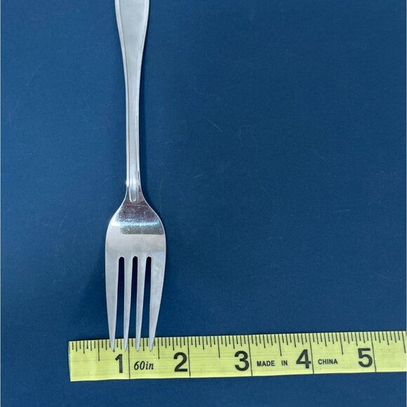 Vintage Oneida Joann Pattern Salad Dessert Fork Stainless Steel Flatware - Picture 6 of 6
